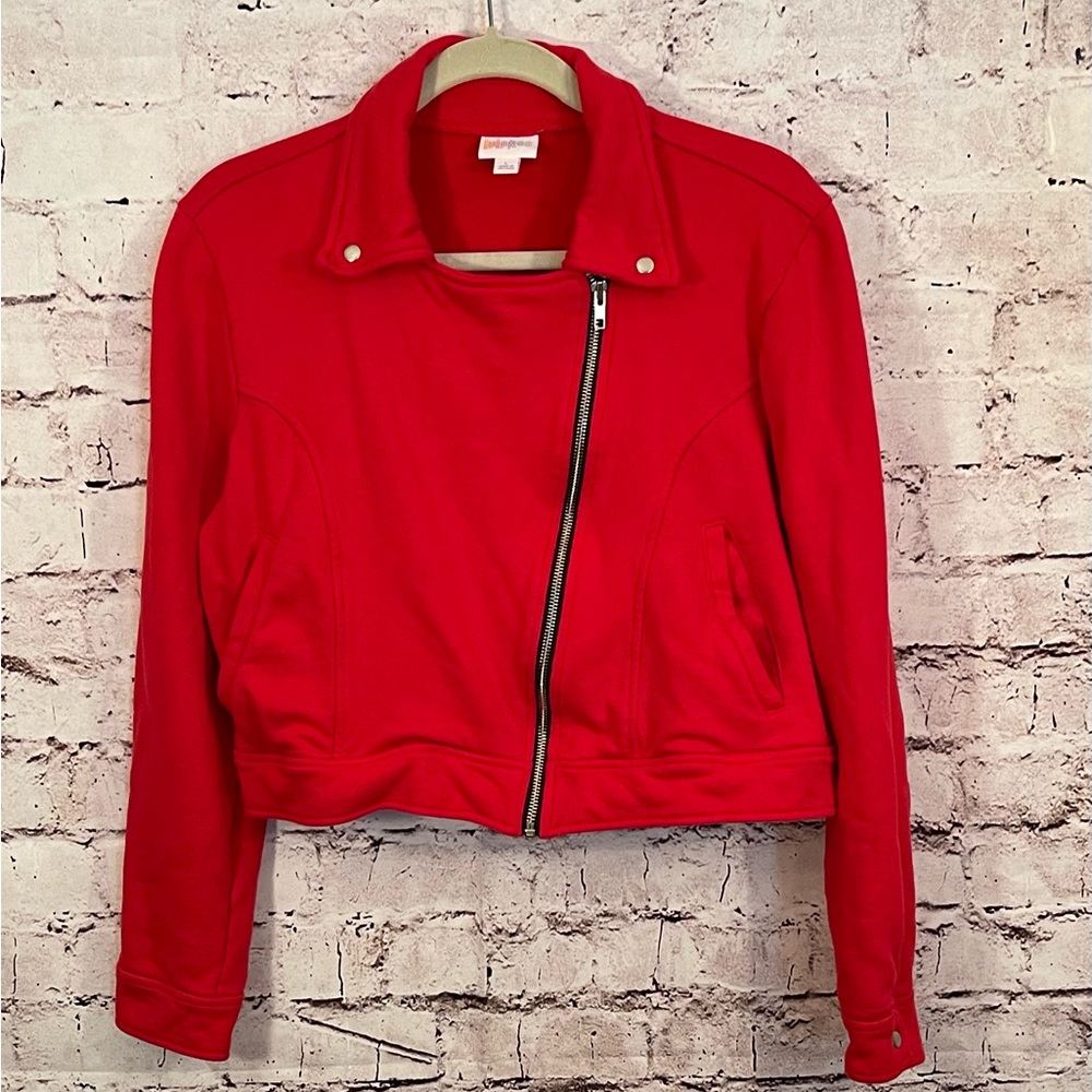 LuLaRoe Bright Red Cropped Moto Zip Jacket
Asymmetrical Zipper Pockets Size L